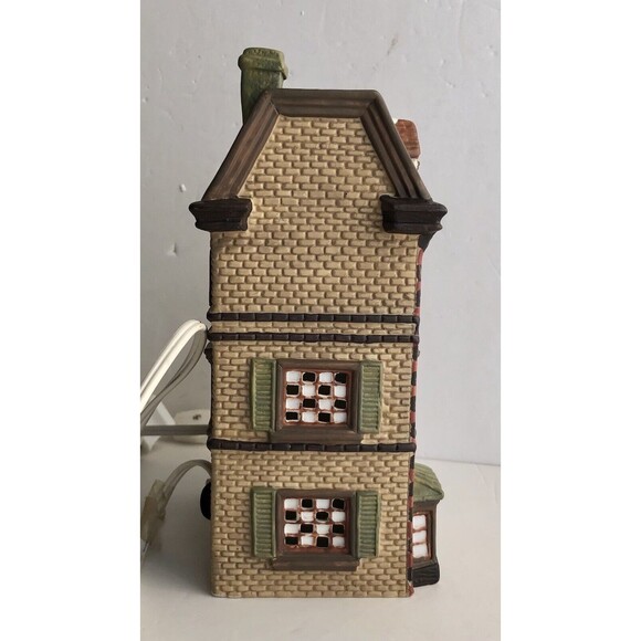 Dickens Collectables Porcelain Lighted House "OLDE WORLD CURIOSITY SHOP" 1993 - Picture 7 of 10